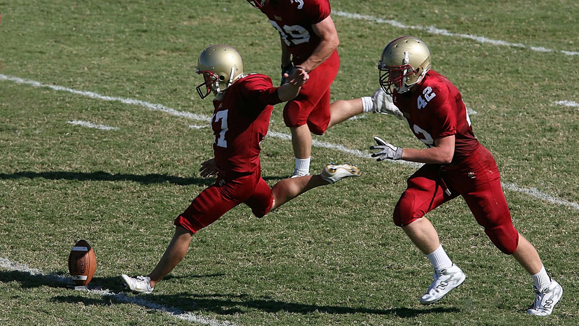 爱游戏体育入口-_赛场边缘：运动员的趣味小插曲_，赛场上运动员之歌