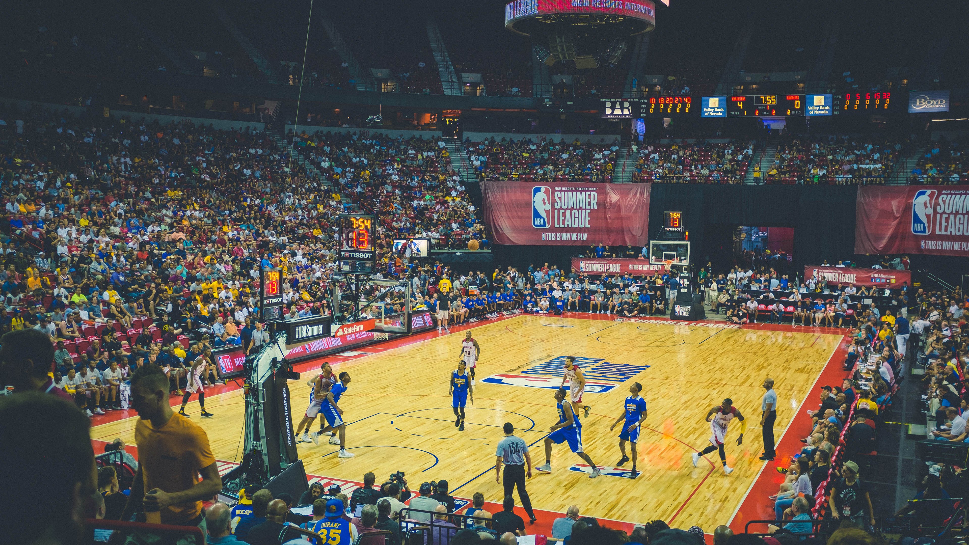 爱游戏体育APP下载-快船核心乔治自建训练营，支持青年球员成长，乔治在快船打什么位置