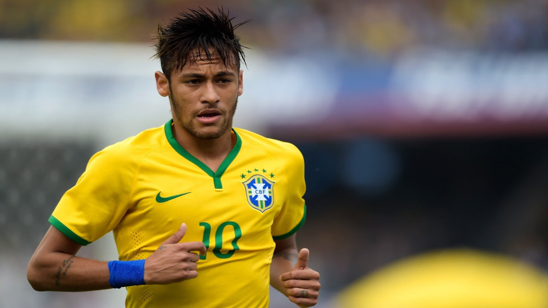 爱游戏电竞下载-英超战术演变趋势：高压逼抢与快速反击并重，英超高位压迫